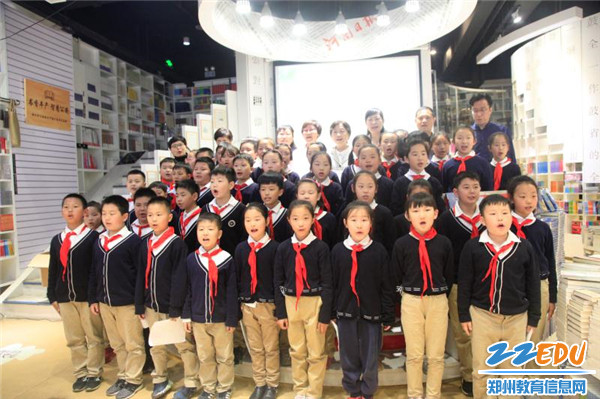 经三小师生参加社区和省妇联组织的“当沙画遇上书香,纵享‘悦’读时刻”读书分享活动 经三小师生参加社区和省妇联组织的“当沙画遇上书香,纵享‘悦’读时刻”读书分享活动