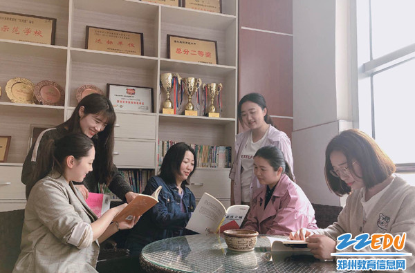 5.老师在书吧读书教研 5.老师在书吧读书教研