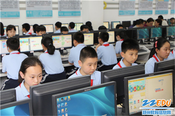 2学生认真设计程序 2学生认真设计程序