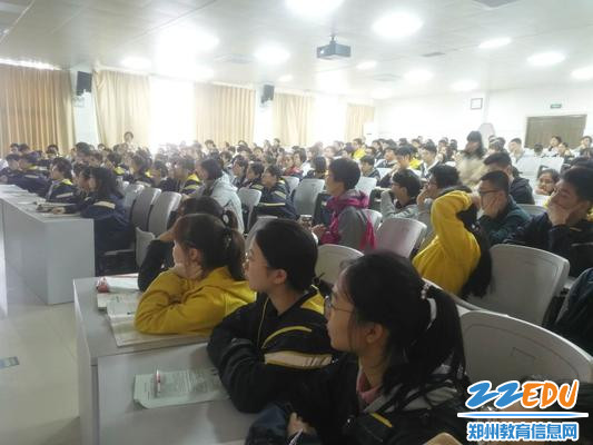 4、主任、班主任全程陪伴,与学生共成长 4、主任、班主任全程陪伴,与学生共成长