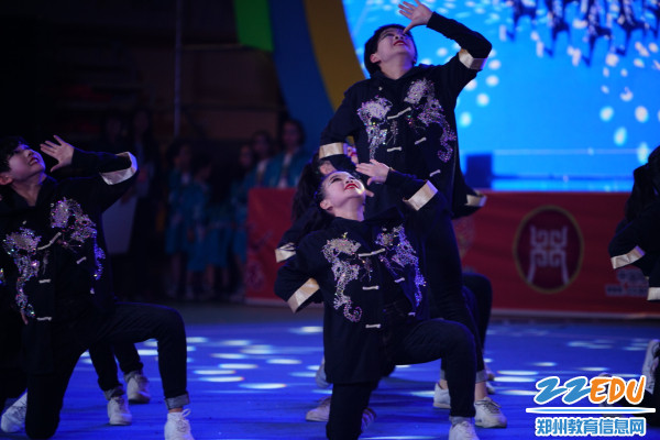 5.街舞自选赢得观众喝彩。 5.街舞自选赢得观众喝彩。