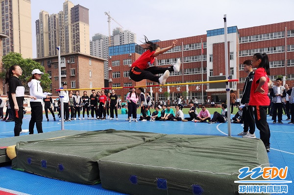 12腾空一跃 12腾空一跃