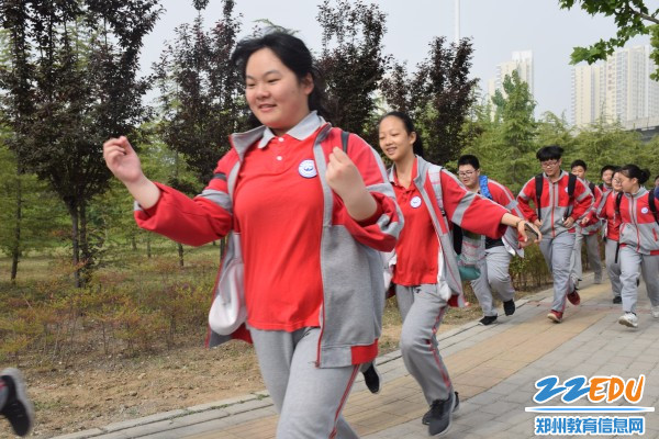 5远足途中,快速前行 5远足途中,快速前行