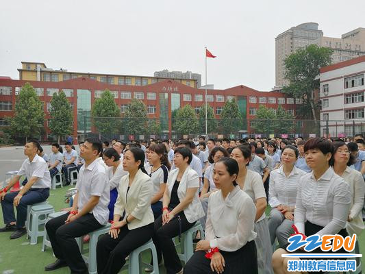 7.全体九年级教师参加了大会 - 副本 7.全体九年级教师参加了大会 - 副本