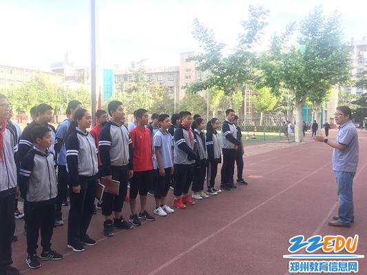 副校长姜波叮嘱学生安全委员落实班级防溺水安全教育_副本 副校长姜波叮嘱学生安全委员落实班级防溺水安全教育_副本