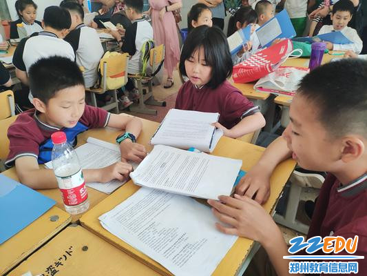 2.备赛室里积极准备,唇枪舌战 2.备赛室里积极准备,唇枪舌战