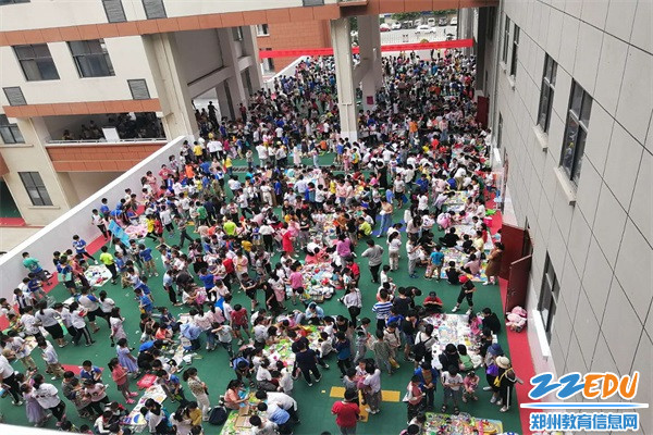 活动场面热火朝天 活动场面热火朝天