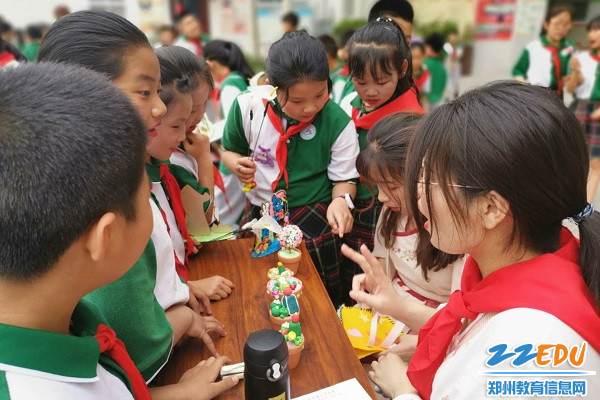 热闹的跳蚤市场 热闹的跳蚤市场