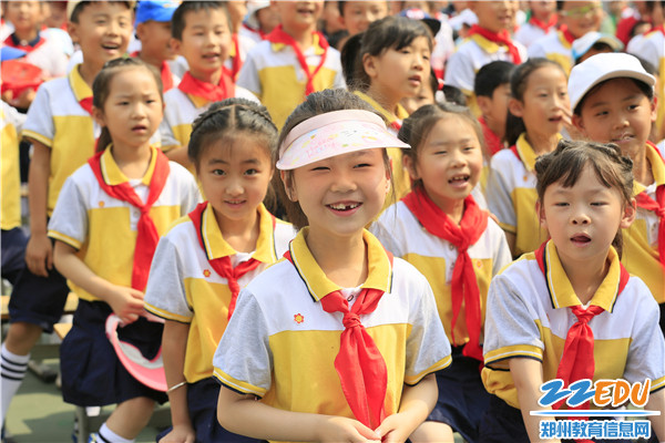 15现场欢乐的气氛 15现场欢乐的气氛