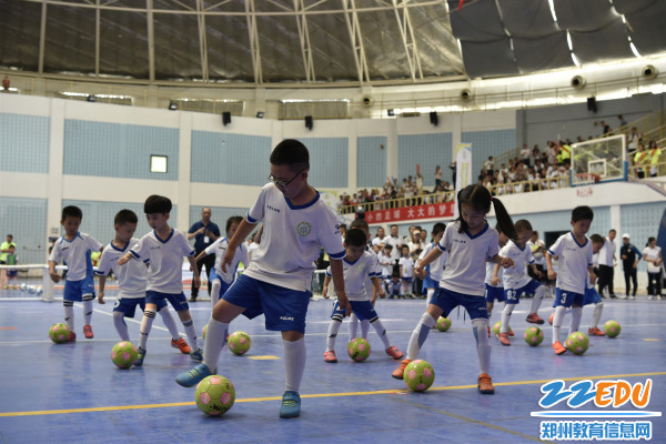 萌宝足球操展示 萌宝足球操展示