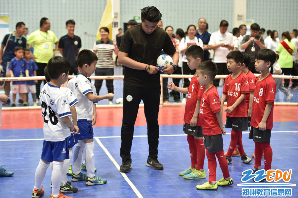 友谊第一 比赛第二 友谊第一 比赛第二