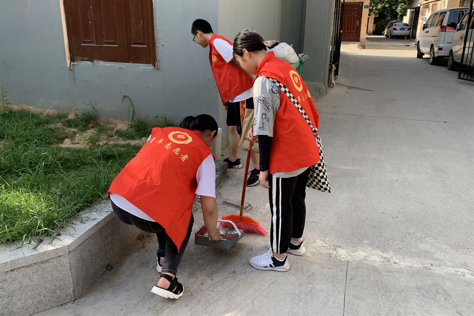 开启了"迎民族盛会,庆七十华诞"——"绿城使者"志愿服务活动,据悉