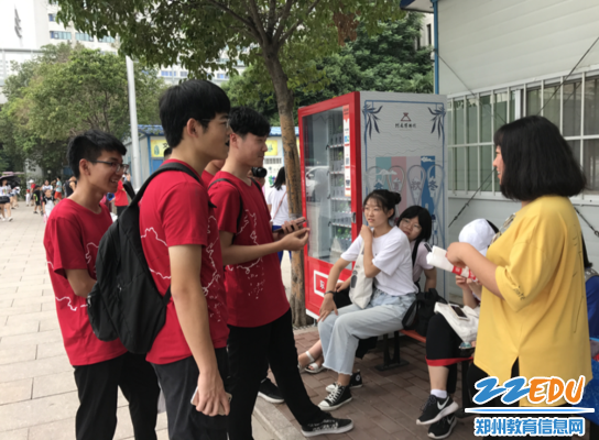 与上海交大大一社会实践学生交流民族运动会 与上海交大大一社会实践学生交流民族运动会