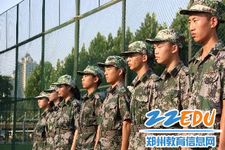 争当站军姿小标兵 争当站军姿小标兵