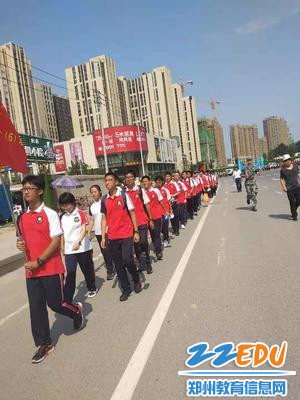 整齐的队伍 整齐的队伍