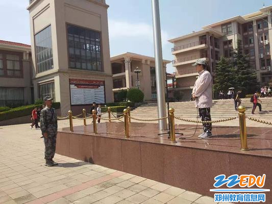 总教官向总指挥报告撤离情况 总教官向总指挥报告撤离情况