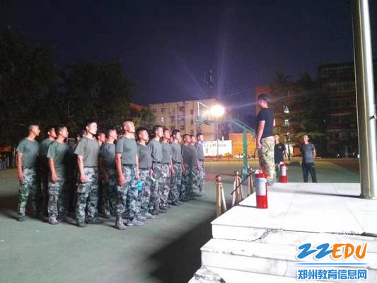 教官布置演练工作 教官布置演练工作