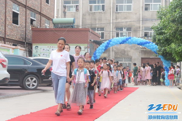 走进乐学门_调整大小 走进乐学门_调整大小