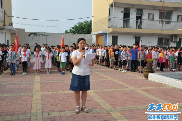 副校长为新学期安全工作提出新要求_调整大小 副校长为新学期安全工作提出新要求_调整大小
