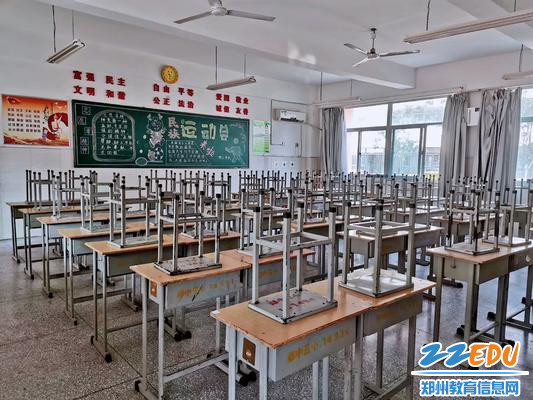 3 干净整齐的教室迎接学生的到来 3 干净整齐的教室迎接学生的到来