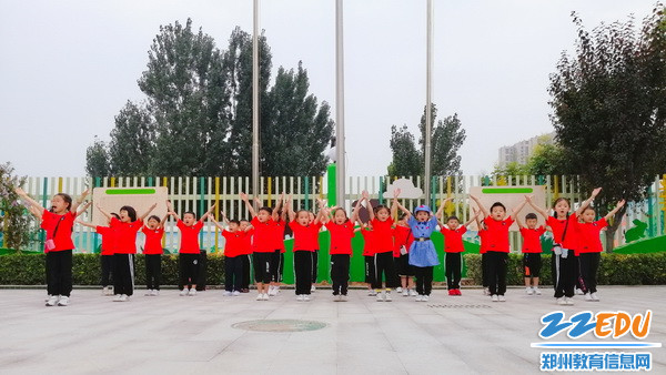 国旗下表演《沁园春·雪》_调整大小 国旗下表演《沁园春·雪》_调整大小