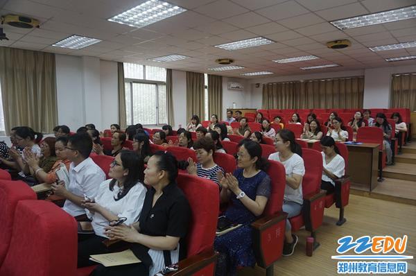 老师们为精彩的发言鼓掌_副本 老师们为精彩的发言鼓掌_副本