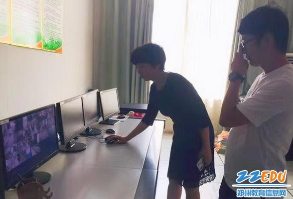 监控室检查_调整大小 监控室检查_调整大小