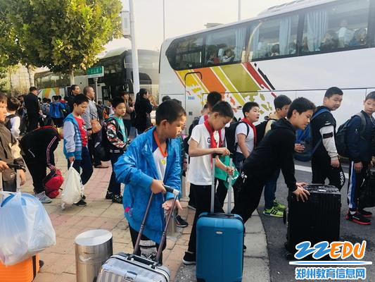 踏上实践征程_调整大小 踏上实践征程_调整大小