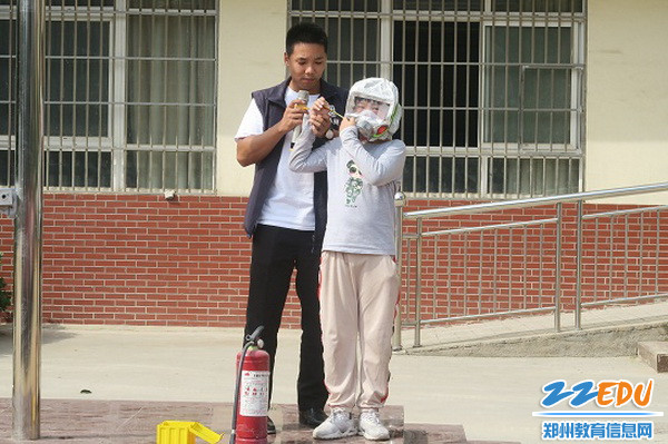 和学生互动_调整大小 和学生互动_调整大小