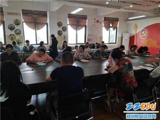 认真填写“家长学校问卷调查表” 认真填写“家长学校问卷调查表”