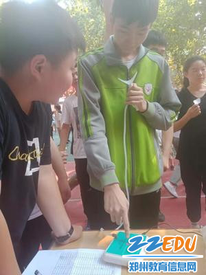 学生密切关注自己肺活量 学生密切关注自己肺活量