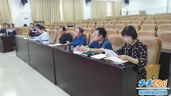 评委老师认真评分_副本 评委老师认真评分_副本