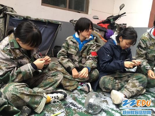 缝补衣裳 缝补衣裳