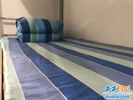 铺床叠被 铺床叠被