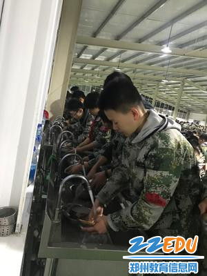 洗涤碗筷 洗涤碗筷