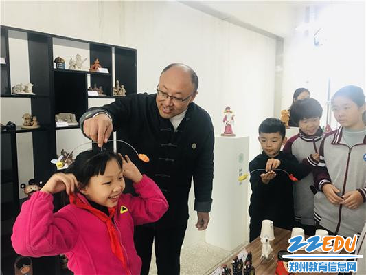 体验泥玩具的乐趣 体验泥玩具的乐趣