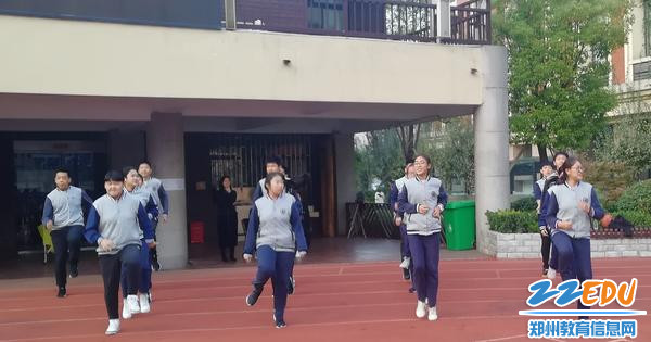 5原地高抬腿_看图王(1) 5原地高抬腿_看图王(1)