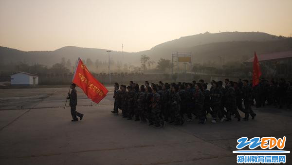 八中学子迈出认真的步伐 八中学子迈出认真的步伐