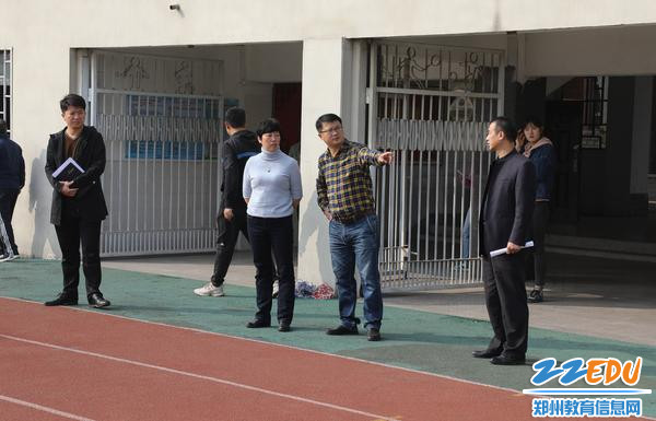 学校领导现场交流 学校领导现场交流