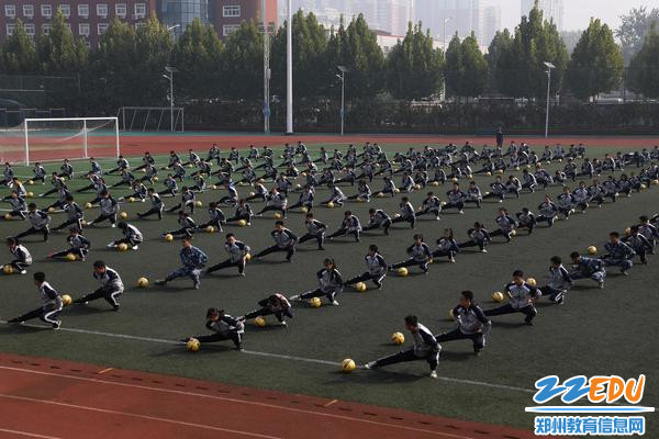 动作整齐划一 动作整齐划一