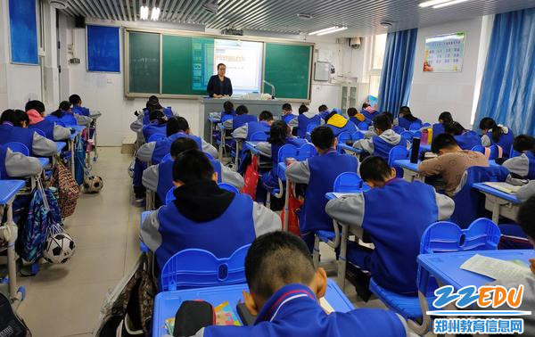 教师进行指导 教师进行指导