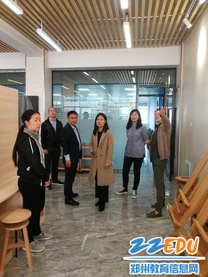 实地参观美育教室_副本 实地参观美育教室_副本