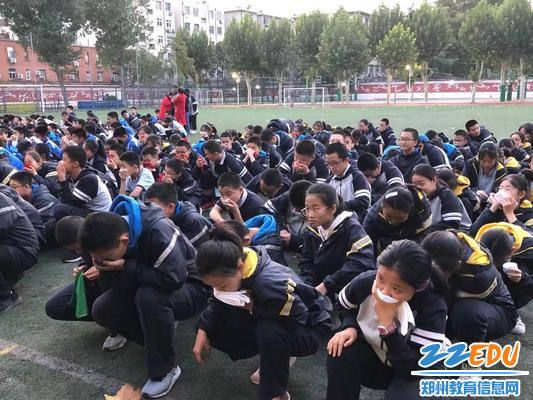 学生到达后操场后有序集合 学生到达后操场后有序集合