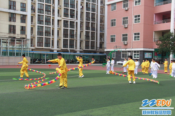 空竹社团孩子们的的表演 空竹社团孩子们的的表演