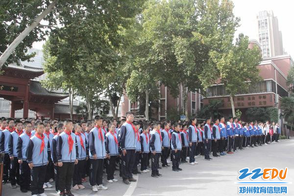 学生整齐排列、认真聆听_副本 学生整齐排列、认真聆听_副本