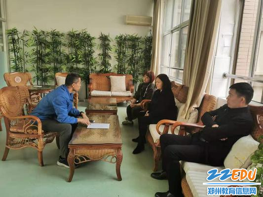 理科4班班主任给三位家长交流 理科4班班主任给三位家长交流