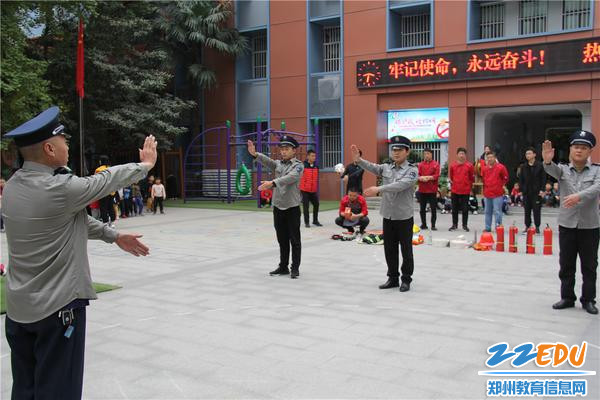 6.车辆指挥手势展示 6.车辆指挥手势展示