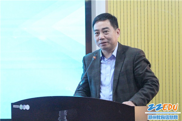 5中国制冷空调工业协会副理事长兼秘书长张朝晖致辞 