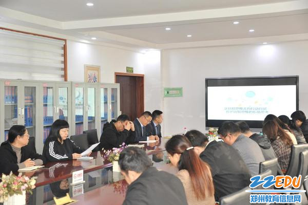 董慧蕴校长主持讲座 董慧蕴校长主持讲座