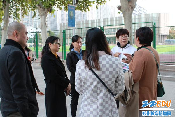 继续咨询的家长_副本 继续咨询的家长_副本